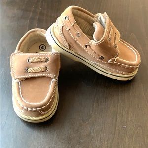 Toddler boy dress boat shoes - Size 4